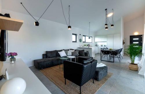 Valbandon Villa | Villa Mateo with heated pool