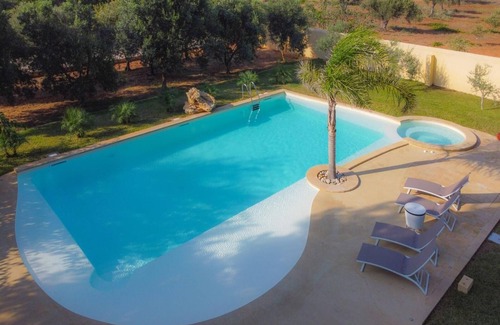Mazara del Vallo Villa | Villa Matilde, with swimming pool, whirlpool and pine forest, beach at 400m