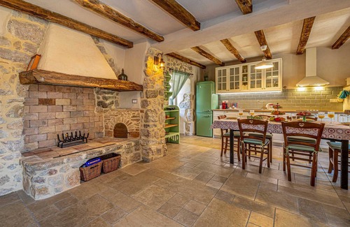 Risika Villa | Villa MAVRA with private pool