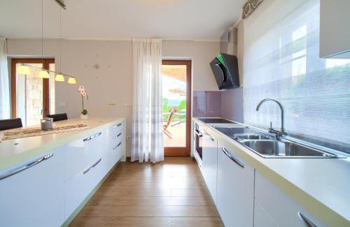 Salatic Villa | Villa Maya