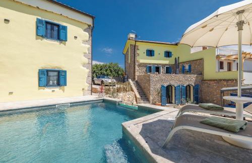 Kras House | Villa Melary with Pool and Jacuzzi