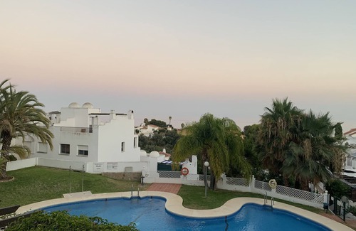 Benajarafe Ski Chalet | Villa Mila - Traumhaftes Chalet mit Blick Aufs Meer und die Berge, Strandnähe