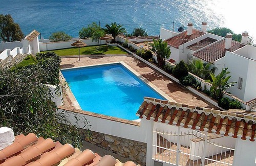 Velilla-Taramay House | Villa Mimosa by Interhome