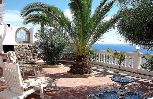 Velilla-Taramay House | Villa Mimosa by Interhome