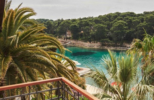 Cove Murtar Villa | Villa Mirasol - Eight Bedroom Villa, Sleeps 16