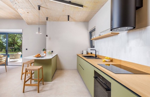 Baderna Villa | Villa Mol - A stunnung contemprary villa with large private pool, hot tub and sauna, just a short drive from the sea