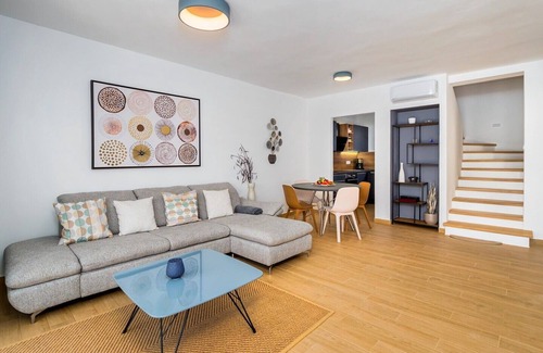 Njivice Villa | Villa Mondo Adria with private pool