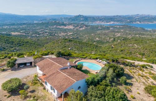 Arzachena Villa | Villa Monte Moro Azzi Russi