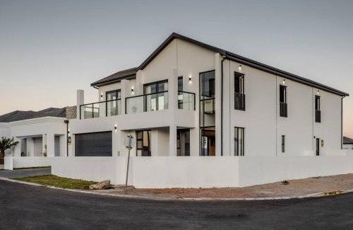 St. Helena Bay Villa | VILLA MOZAY