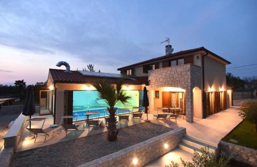 Brzac Villa | Villa Muskatel KRK -with heated covered pool
