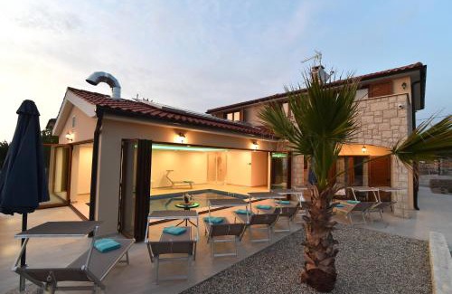 Brzac Villa | Villa Muskatel KRK -with heated covered pool
