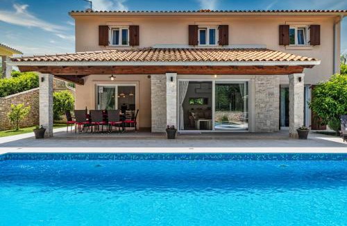 Sveta Nedelja Villa | Villa Natasha - charming Istrian villa with private heated pool
