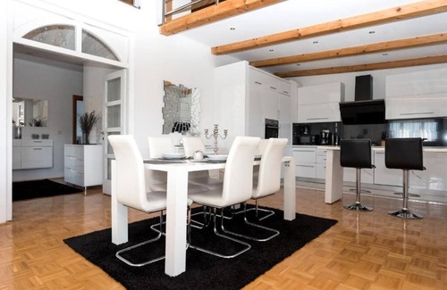 Crno Apartment | Villa Natura Three Bedroom Apartment