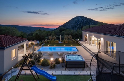 Velim Villa | Villa Nebesi ZadarVillas