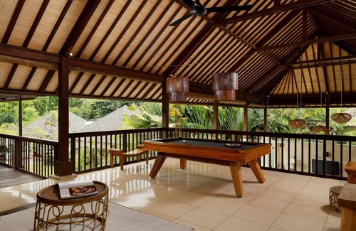 Batu Bolong Villa | Villa Nelayan by Nakula