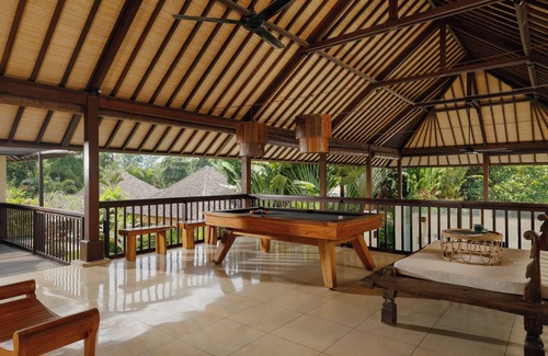 Batu Bolong Villa | Villa Nelayan by Nakula
