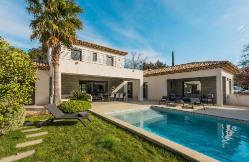 Les Brugassieres Villa | Villa nestled in greenery, spa and pool - by feelluxuryholidays