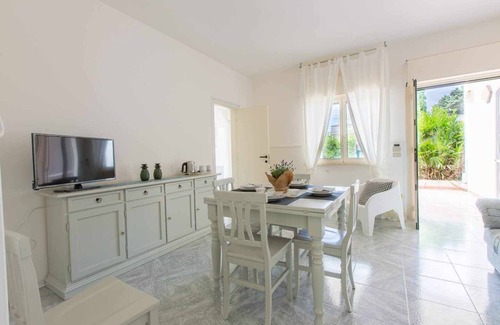 Pantanagianni-pezze Morelli Villa | Villa Nettuno. 150 m from SANDY BEACHES, 500 m of PRIVATE and fenced garden.
