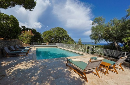 Cavalaire-sur-Mer Villa | Villa Neuve 5 Chambres VUE Mer500m DES Plages