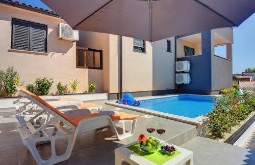 Liznjan Villa | Villa Noemi by Interhome