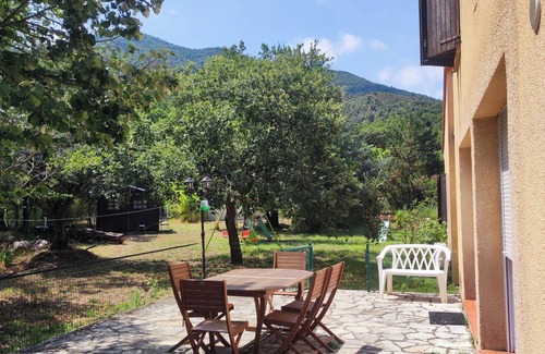 Montesquieu-des-Alberes Villa | Villa "Om Shanti" at the foot of the Albères mountains
