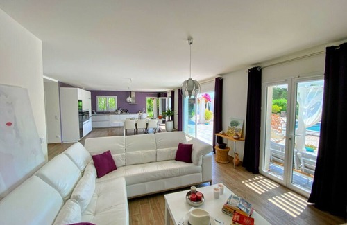 Preconil House | Villa Oliandre Modern retreat