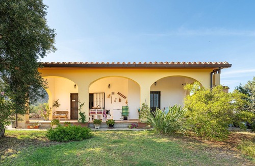 Villa San Pietro Villa | Villa 'Oliveto' with Mountain View, Private Terrace and Air Conditioning