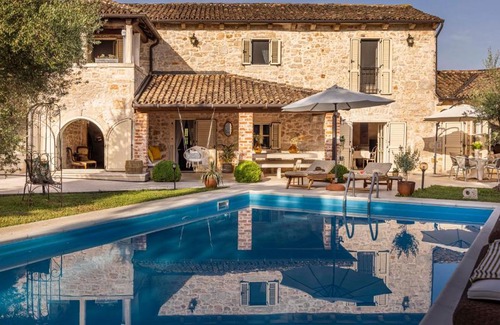 Jehnici Villa | Villa Om Shanti