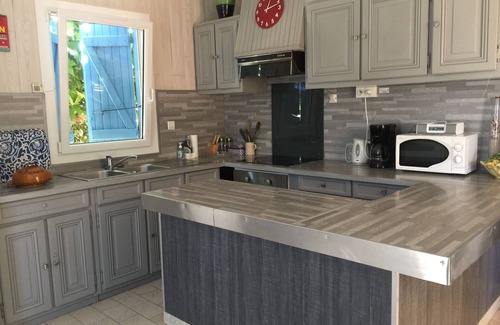 Frontignan House | Villa on 500m2 wooded plot, private subdivision, direct beach access