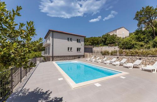 Povile Villa | Villa Opera