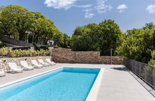 Povile Villa | Villa Opera