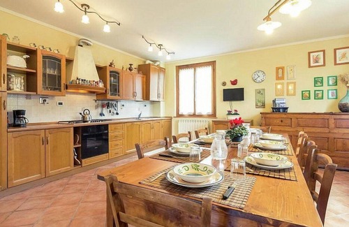 Loro Ciuffenna Villa | Villa Oscar: A pleasant and spacious two-story villa surrounded by the greenery, with Free WI-FI.