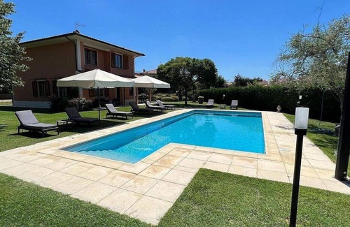 Loro Ciuffenna Villa | Villa Oscar: A pleasant and spacious two-story villa surrounded by the greenery, with Free WI-FI.