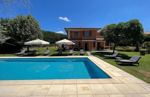 Loro Ciuffenna Villa | Villa Oscar: A pleasant and spacious two-story villa surrounded by the greenery, with Free WI-FI.