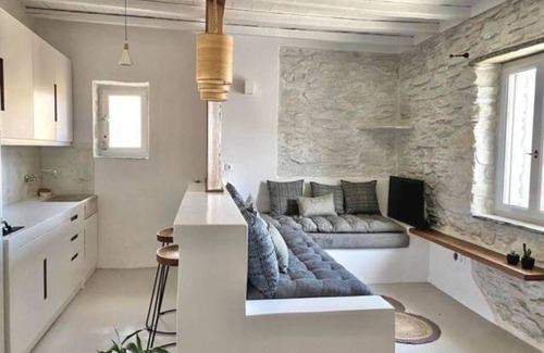 Tinos Town Villa | Villa Overlooking the Aegean