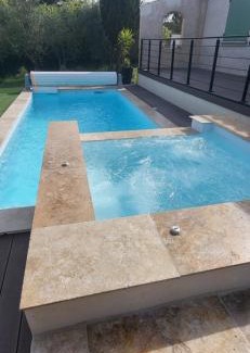 Montaren-et-Saint-Mediers Villa | Villa Piscine vue dégagée