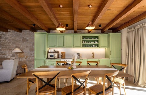 Prkacini Villa | Villa Paladnjaki - Luxury Villa with Private Pool, Included Daily Breakfast & Exclusive Istrian Food, Wine, and Olive Oil Tastings