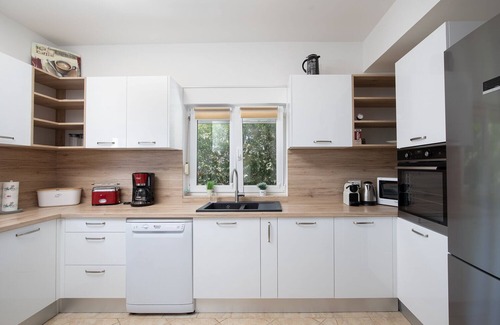 Skatari House | Villa Papillon – lovingly furnished & superbly equipped vacation oasis with pool