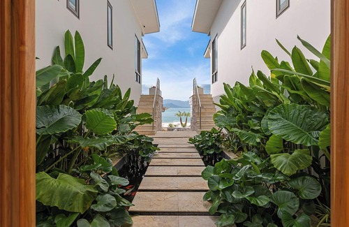 Moo 5 Villa | Villa Peace -Family 5 bedrooms Oceanfront Luxury Villa