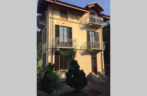 Stresa Apartment | Villa Peachey, Intero piano con giardino