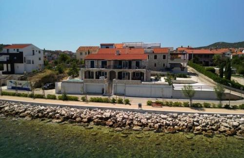 Kali Apartment | Villa Pearl of Kali, island Ugljan - first row to the sea