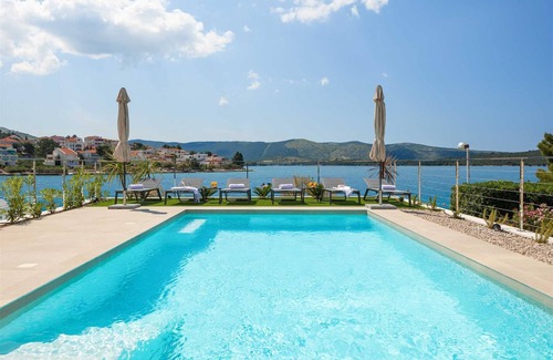 Zaboric Villa | Villa Pepera with amazing sea view and heated pool
