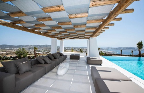 Tourlos Villa | Villa Peridot - Eight Bedroom Villa, Sleeps 16