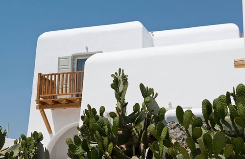 Tourlos Villa | Villa Peridot - Eight Bedroom Villa, Sleeps 16