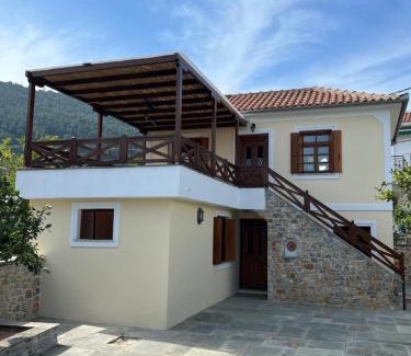 Skiathos Town House | Villa Pigadi