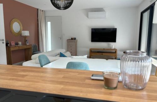 Clarensac Villa | Villa piscine netflix