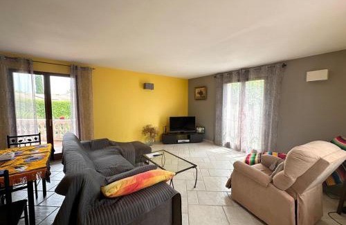 Lunel House | Villa pour 8 avec clim et parking proche de la mer