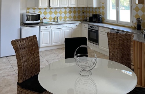 Plaissan Villa | Villa Provençale | SPA/Pool/Cinema surrounded by vineyards