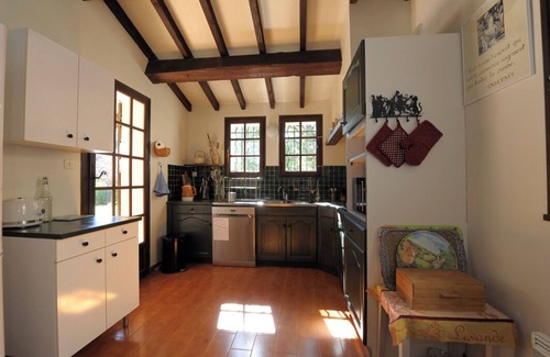 Jouques Villa | Villa Provence/Luberon. Pool. Garden 6,500 m2. Ideal for families (8 people)