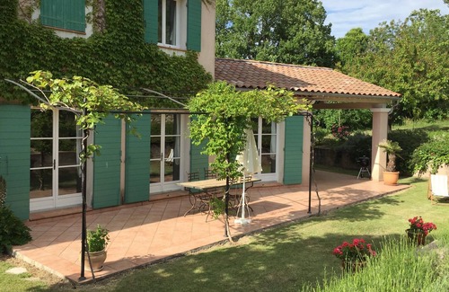 Bouc-Bel-Air Villa | Villa Provence style